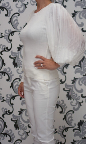 Бяла плетена блуза