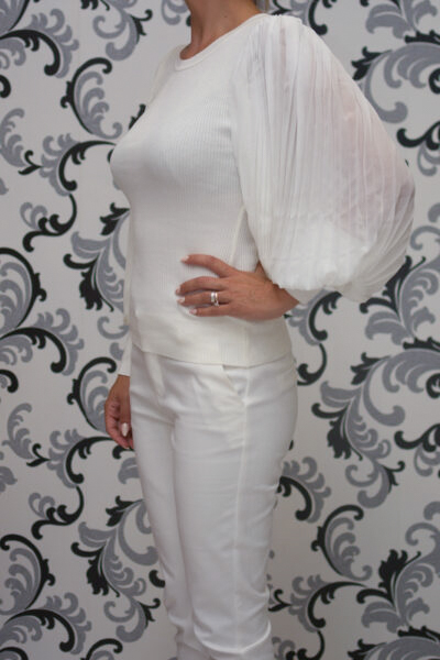 Бяла плетена блуза