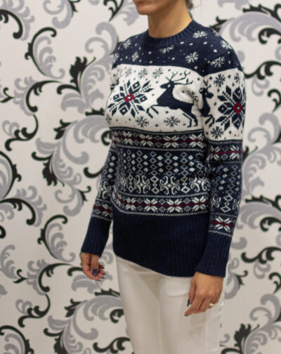 Коледен пуловер с елени